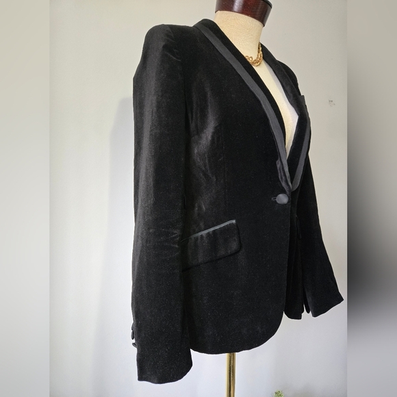 ZARA Black Velvet Blazer With Satin Lined Lapel. Size Medium - Picture 4 of 16